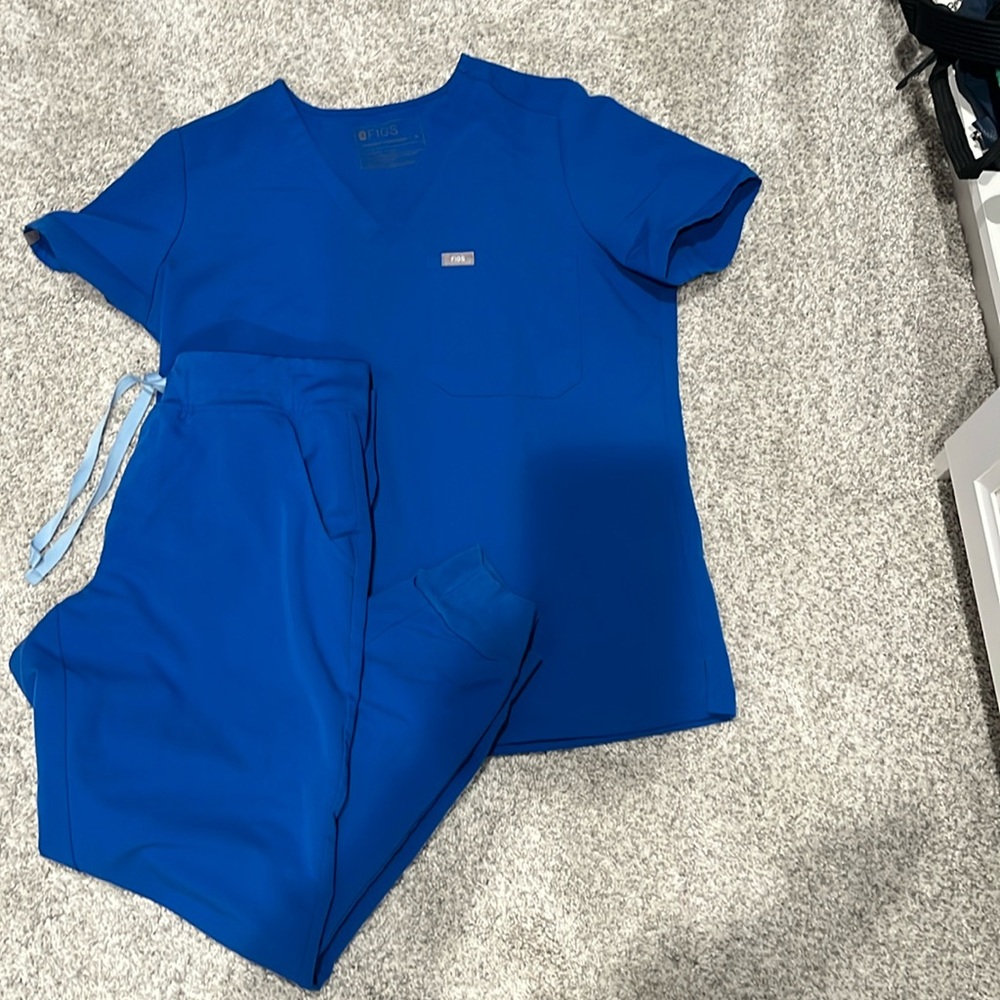 FIGS- royal, M top, PETITE M bottom